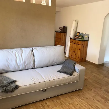 Rose Apartment *